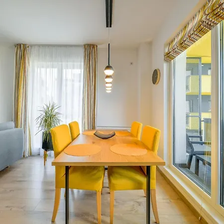 Διαμέρισμα Yellow Oasis *
